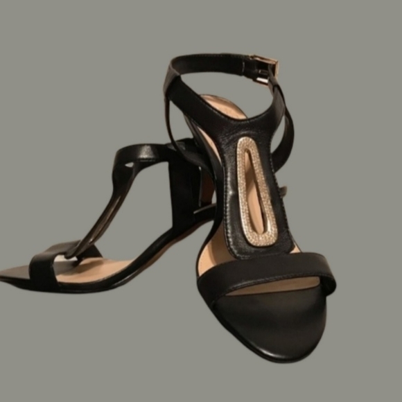 Vince Camuto "Manita" Leather Sandal - Picture 11 of 16